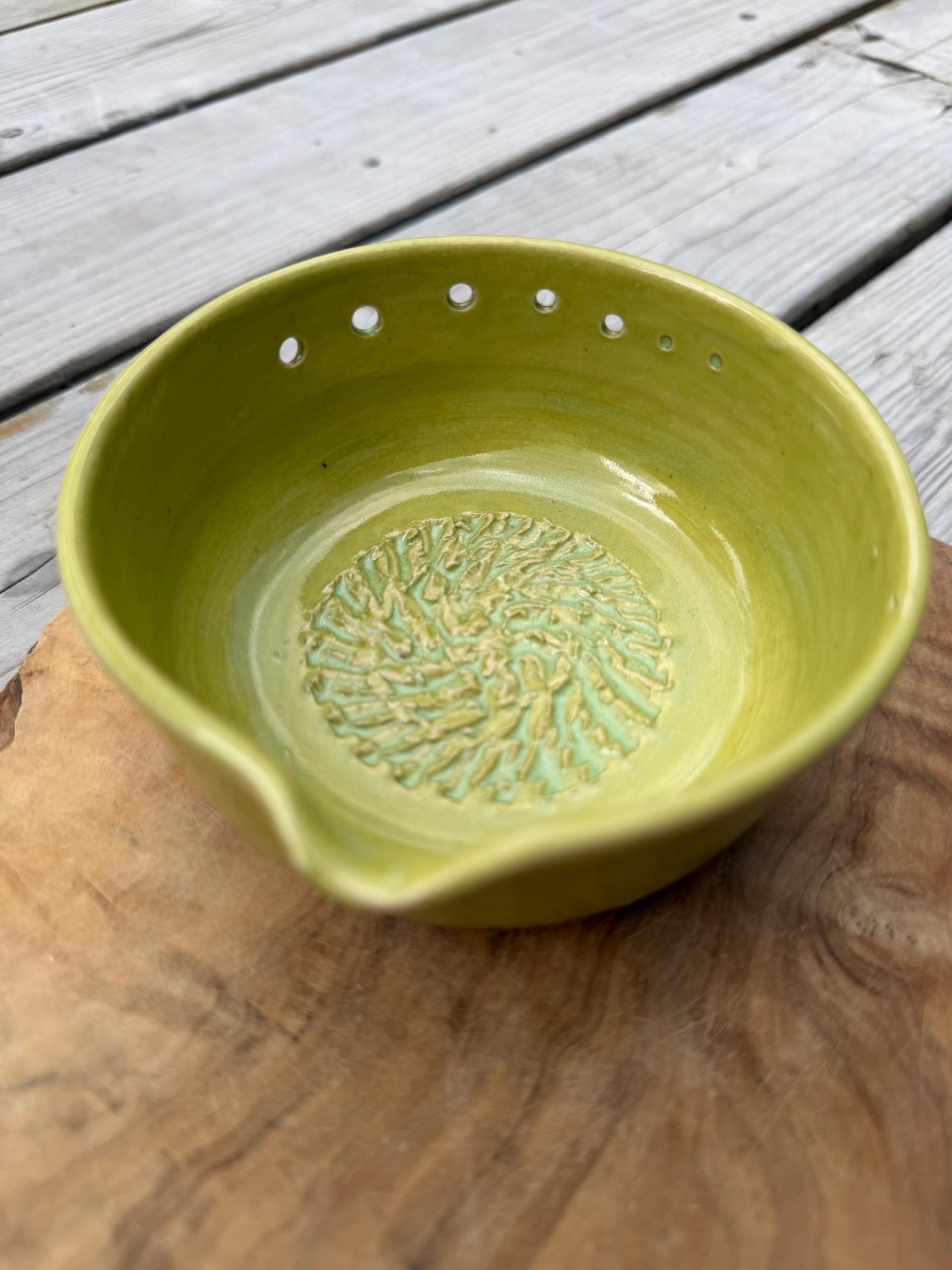 3 in 1 Ceramic Herb Stripper, Garlic & Ginger Grater Bowl | Dressing Bowl olive green - Image 10