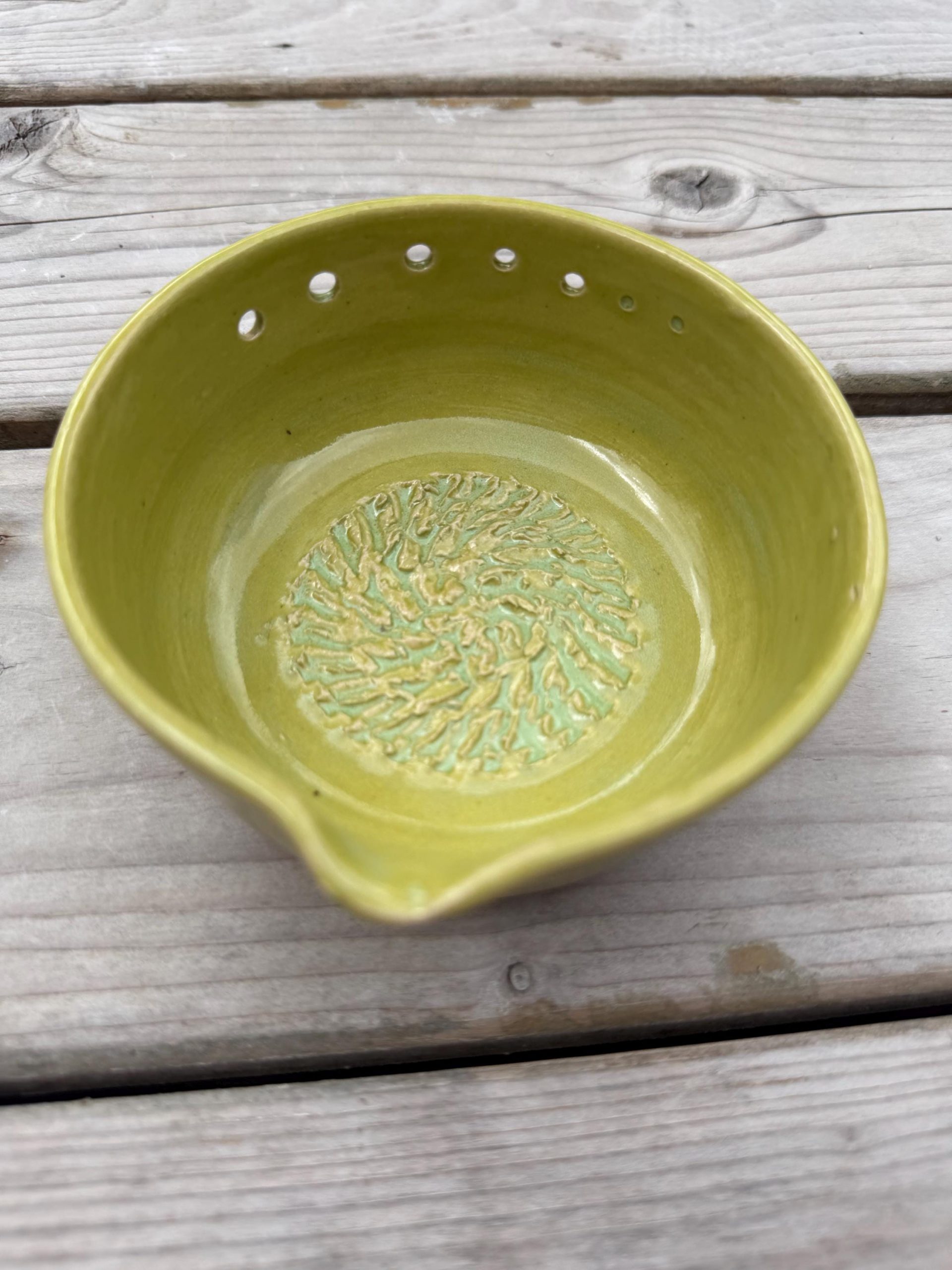 3 in 1 Ceramic Herb Stripper, Garlic & Ginger Grater Bowl | Dressing Bowl olive green - Image 2